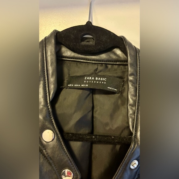 Zara Faux Leather Jacket - Size Medium Women's moto style - Picture 4 of 4